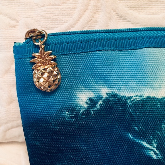 🌊Bath & Body Works Blue Ocean Canvas Cosmetic Bag - Picture 2 of 5